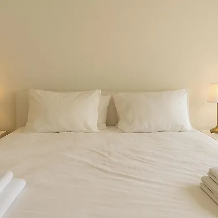 Bright 1 Bdr W/ Pool View By Lovelystay * 리스본