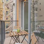 Bright 1 Bdr W/ Pool View By Lovelystay Lizbona