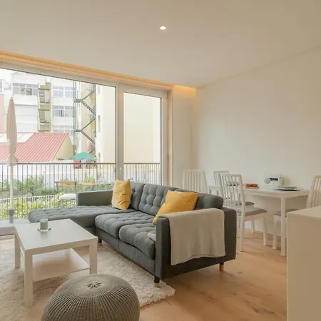 Daire Bright 1 Bdr W/ Pool View By Lovelystay Lisboa