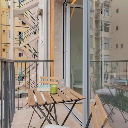 Bright 1 Bdr W/ Pool View By Lovelystay Lisboa