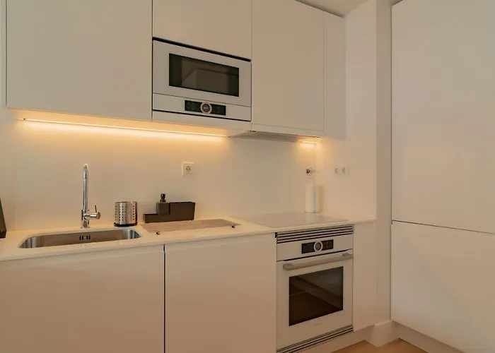 Bright 1 Bdr W/ Pool View By Lovelystay Apartmán *