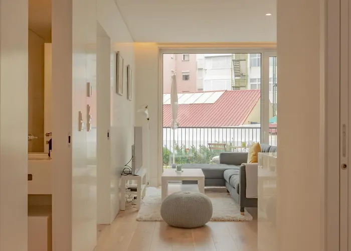 Apartmán Bright 1 Bdr W/ Pool View By Lovelystay