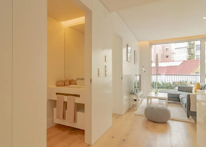 Bright 1 Bdr W/ Pool View By Lovelystay Apartmán Lisboa