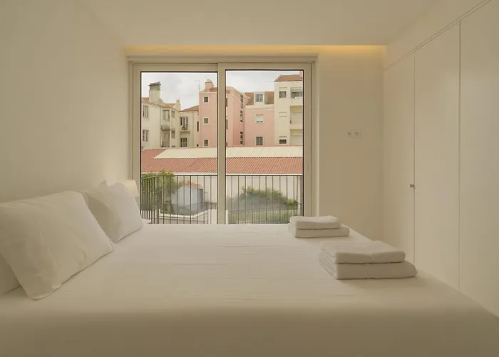 Bright 1 Bdr W/ Pool View By Lovelystay Apartmán *