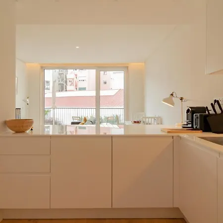 Apartman Bright 1 Bdr W/ Pool View By Lovelystay