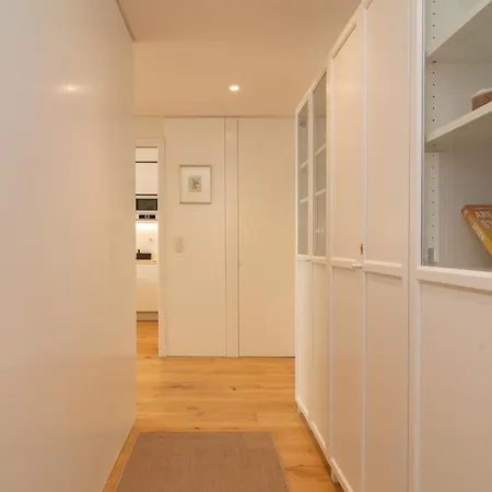 Bright 1 Bdr W/ Pool View By Lovelystay Apartman *