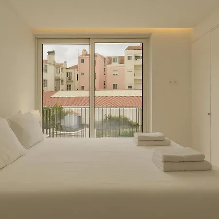 Bright 1 Bdr W/ Pool View By Lovelystay Apartman *