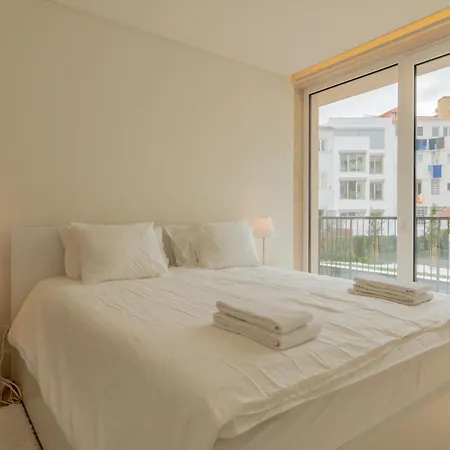 Bright 1 Bdr W/ Pool View By Lovelystay Apartment *