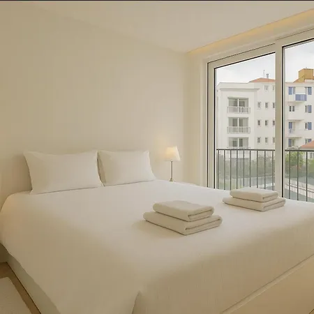 Apartment Bright 1 Bdr W/ Pool View By Lovelystay