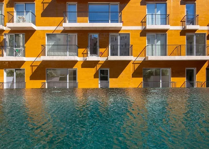 Bright 1 Bdr W/ Pool View By Lovelystay Lisboa