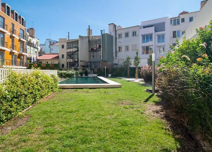 Bright 1 Bdr W/ Pool View By Lovelystay ליסבון